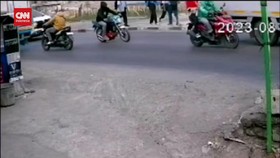 VIDEO: Rekaman CCTV Detik-detik Penyiraman Air Keras Ke Siswa SMPN 120