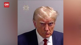 VIDEO: Donald Trump Serahkan Diri Ke Penjara Fulton Dan Resmi Ditahan