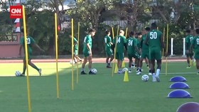 VIDEO: Persebaya Perjuangkan Uston Nawawi Jadi Pelatih Kepala