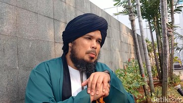 img-title Terpopuler: Ustaz Derry soal Mualaf Dikremasi hingga Teuku Ryan Makin Red Flag