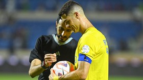 FOTO: Ronaldo Hattrick, Al Nassr Rebut Kemenangan Perdana