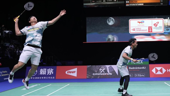 Mohammad Ahsan/Hendra Setiawan akui banyak buang poin saat lawan wakil Malaysia Aaron Chia/Soh Wooi Yik di babak 16 besar Denmark Open 2023.