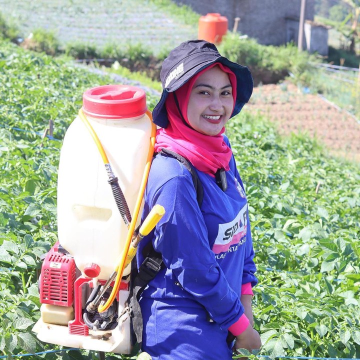 <p>Keren ya, Bunda? Kita doakan semoga ia semakin sukses dengan profesi sekarang dan bahagia selalu. (Foto: Instagram @novilisty_)</p>