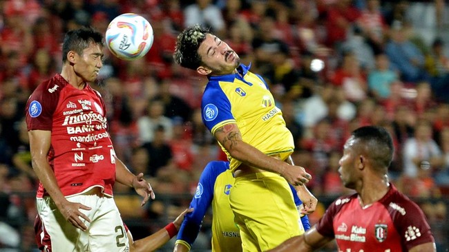 Saksikan Aksi Menggelegar Dua Raksasa Sepak Bola: Bali United dan Persija Bertanding Live di Piala Presiden!