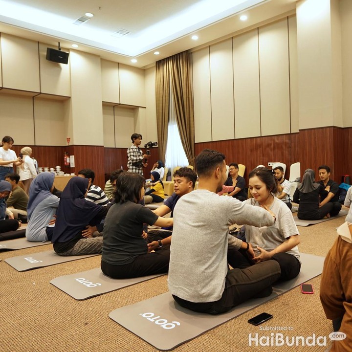 <p>Ada berbagai rangkaian acara yang diikuti diikuti oleh&nbsp;Bunda hamil dan suami, nih. Salah satunya adalah talk show bersama dokter spesialis kebidanan dan kandungan, dr. Rudiyanti, Sp.OG. (Foto: Tim HaiBunda)</p>
