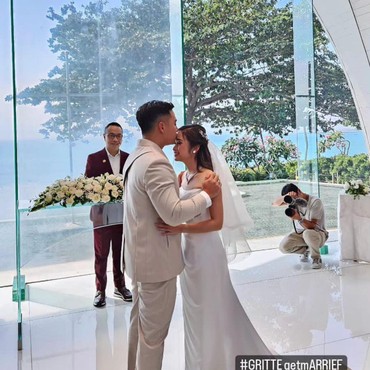7 Foto Bahagia Pernikahan Gritte Agatha & Arif Hidayat Usai 11 Tahun Pacaran