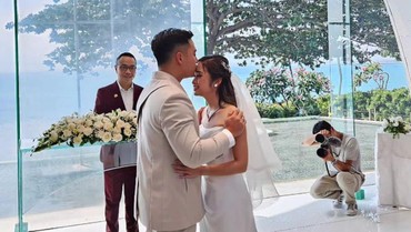 7 Foto Bahagia Pernikahan Gritte Agatha & Arif Hidayat Usai 11 Tahun Pacaran