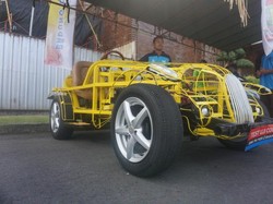 Siswa SMK PGRI II Badung Rakit Mobil Listrik dengan Biaya Rp 140 Juta