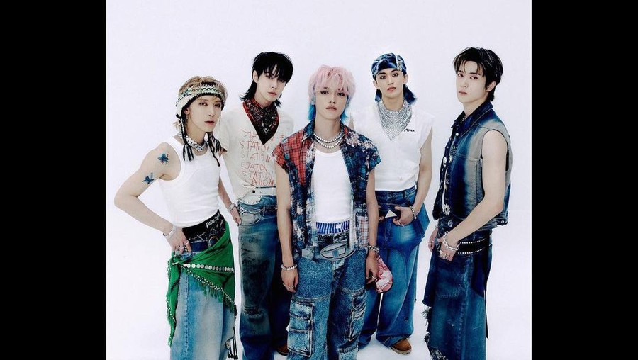 NCT U NCT U - Baggy Jeans