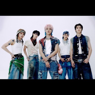 Lirik Lagu Terjemahan Baggy Jeans - NCT U