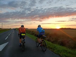 Tiga Pesepeda Indonesia Taklukkan 1.200 Km dengan Sepeda Bambu di Perancis