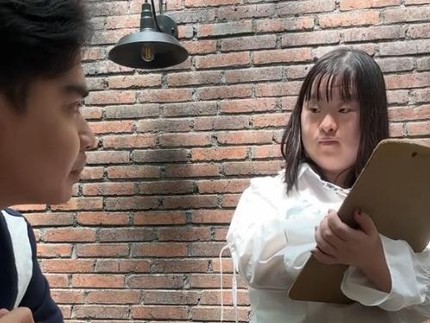 Viral! 7 Potret Restoran Beri Kesempatan Anak Berkebutuhan Khusus Kerja di Surabaya