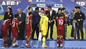 Kepala Haykal Disikut Pemain Vietnam, #AFFKacau Trending Twitter