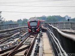 Penumpang Diturunkan Gegara Kereta Gangguan, LRT Jabodebek Buka Suara