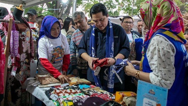 Menteri BUMN RI Erick Thohir mengapresiasi BRI yang menghadirkan PRS sebagai bentuk dukungan terhadap UMKM di Pandaan, Jawa Timur.