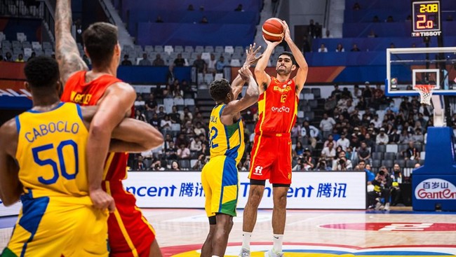 Timnas basket Spanyol kalahkan Brasil 96-78 dalam lanjutan pertandingan Grup G FIBA World Cup 2023 di Indonesia Arena, Senin (28/8).