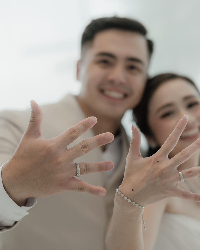 Gritte Agatha dan Arif Hidayat resmi menikah.