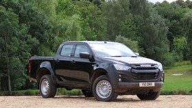 Pikap Listrik Isuzu Berbasis D-Max Lahir 2025 di Thailand