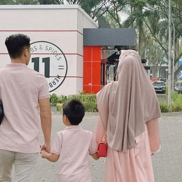 Inikah Sosok Pria yang Jadi Calon Suami Larissa Chou?