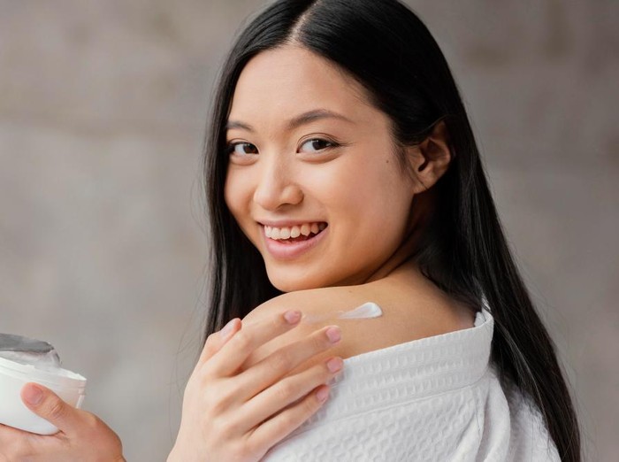 Menggunakan produk antioksidan