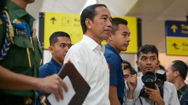 Presiden Joko Widodo (Jokowi) buka suara soal gangguan yang terjadi pada LRT Jabodebek.
