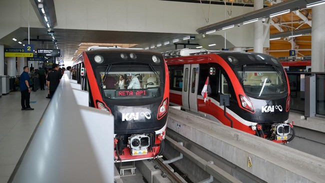 Presiden Jokowi baru saja meresmikan LRT Jabodebek di Stasiun Cawang pada Senin (28/8) pagi. Berikut cara naik LRT Jabodebek.