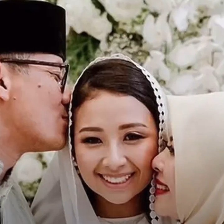 <p>Tak lupa, Sandiaga Uno turut mengungkapkan rasa terima kasihnya kepada Anneesha. Ia begitu bangga memiliki putri seperti Anneesha, Bunda. "Terima kasih ya Kaka, telah menjadi kebahagiaan Papa, Mama @nurasiauno, Kaka Amyra, dan Sulaiman," ucapnya. (Foto: Instagram @sandiuno)</p>