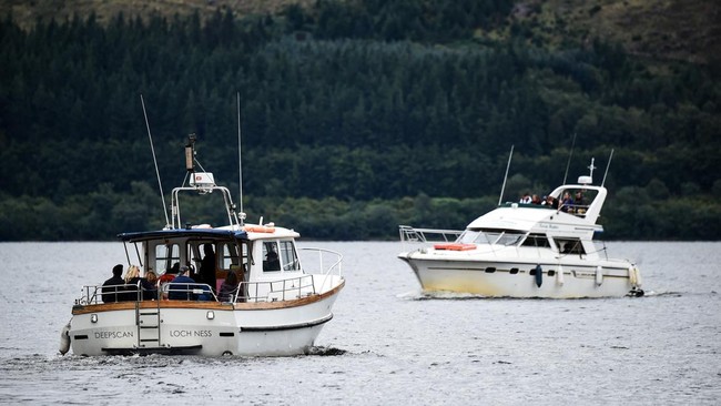 FOTO: Perburuan Monster Loch Ness Terbesar Digelar di Skotlandia