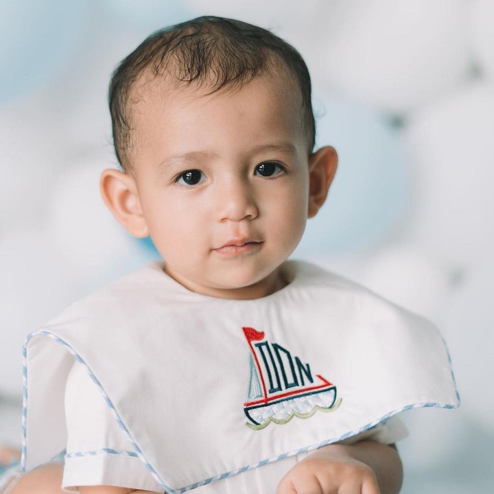 <p>Setelah menikah dengan Vincent Verhaag, Jessica Iskandar dikaruniai anak kedua, Bunda. Bayi berjenis kelamin laki-laki ini diberi nama Don Azaiah Jan Verhaag. (Foto: Instagram: @inijedar)</p>