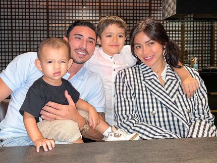 7 Potret Tampan Don, Anak Kedua Jessica Iskandar yang Kini Berusia 1 Tahun