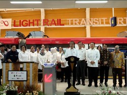 Jokowi Resmikan LRT Jabodebek