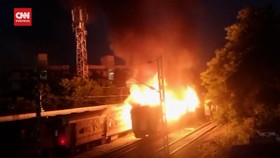 VIDEO: Kebakaran Kereta Di India Akibat Tabung Gas, 9 Orang Tewas