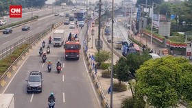 VIDEO: 50 Mobil Damkar Dikerahkan Semprot Jalanan Di Jakbar