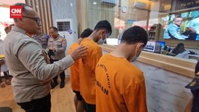 VIDEO: Polisi Tangkap Pelaku Penyiraman Air Keras ke Pelajar