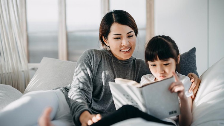 10 Kebiasaan Sehari-hari untuk Perkuat Bonding dengan Anak Meski Bunda Sibuk Bekerja