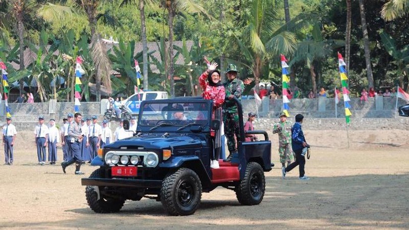 Upacara pembukaan Karya Bhakti Mandiri Klaten Bersinar ke XVII Tahun Anggaran 2023 Desa Beteng Kecamatan Jatinom diselenggarakan di Lapangan Olahraga Bengking.