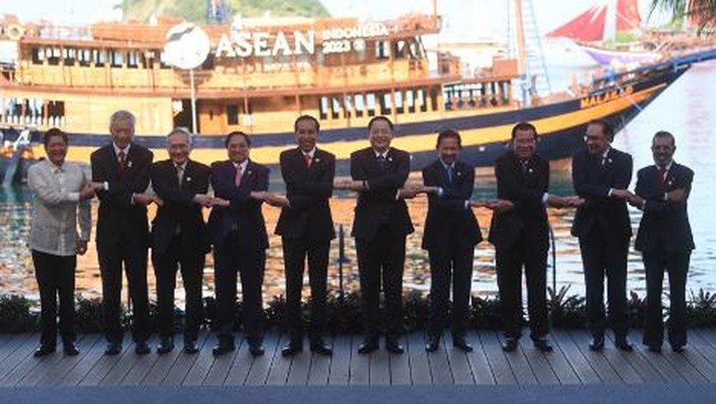 Selain 26 negara anggota, Konferensi Tingkat Tinggi (KTT) ke-43 ASEAN yang digelar di Jakarta Convention Center (JCC)