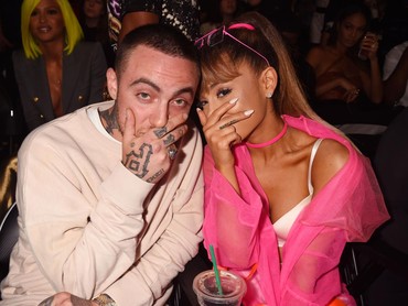 img-title Penghormatan Ariana Grande untuk Mendiang Mac Miller lewat Video 'The Way'