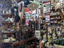 Berburu Harta Karun di Pasar Antik Cikapundung Bandung