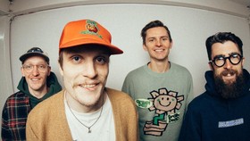 Pee Wee Gaskins dan Summerlane Jadi Guest Konser Neck Deep Indonesia