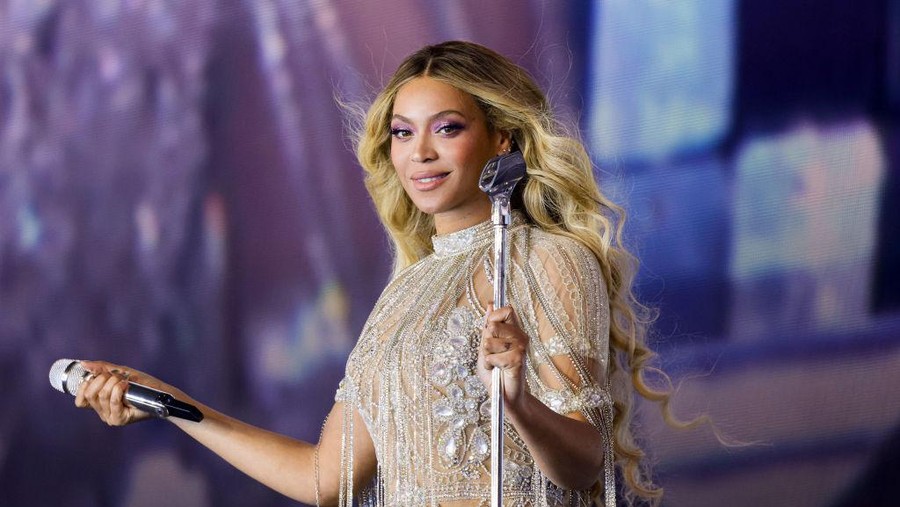 WARSAW, POLAND - JUNE 27: (EDITORIAL USE ONLY)(EXCLUSIVE COVERAGE) Beyoncé performs onstage during the “RENAISSANCE WORLD TOUR” at PGE Narodowy on June 27, 2023 in Warsaw, Poland. (Photo by Kevin Mazur/WireImage for Parkwood)
