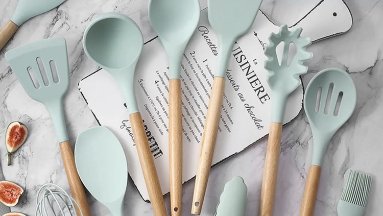 Bright Crown Spatula
