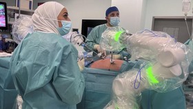 FOTO: Lengan-lengan Robot Yordania Pemangkas Kanker