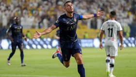 Klub Iran Beri SIM Card Khusus untuk Ronaldo
