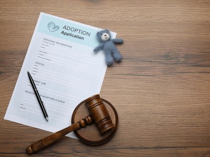 Syarat Adopsi Anak dan Aturan Mengenai Hak Warisnya di Indonesia