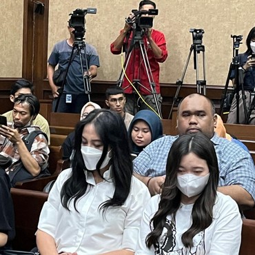 Istri Rafael Alun Trisambodo Bantah Semua Tas Mewah Miliknya yang Disita Asli