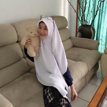 7 Transformasi Larissa Chou dari Mualaf, Cerai, & Segera Nikah Lagi