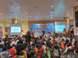 Trans Snow World Makassar Ajak Siswa Belajar sambil Bermain di Area Salju