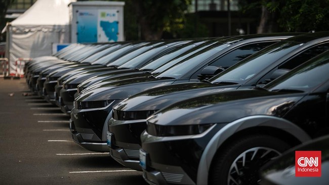 Berikut rekomendasi lima mobil listrik paling populer di Indonesia pada 2023, harga mulai ratusan juta hingga miliaran rupiah.
