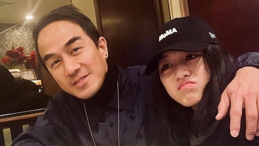 Potret Joe Taslim dan Dua Anak Perempuannya